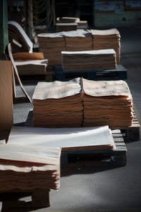 Pile de placage préparé pour être collé